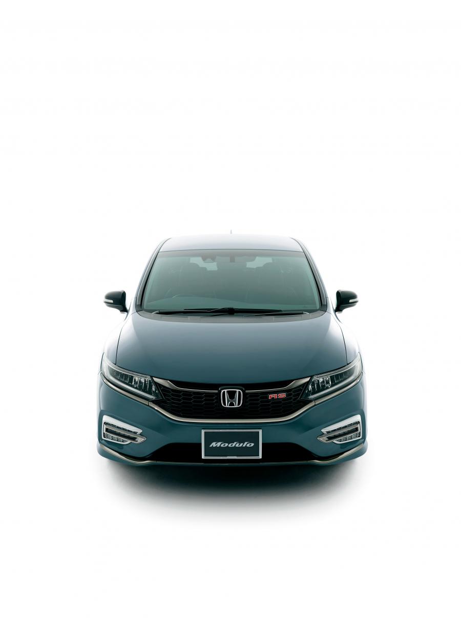  Honda Jade Hybrid RS by Modulo 2018 года  (фото 7 из 11)